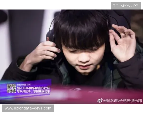 杨伟独家分享羽毛球技巧与心得助你提升竞技水平与乐趣